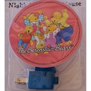 The Berenstain Bears Plug In LED Nightlight Manual Switch Wall Light New 2023